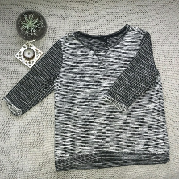 H&M Black & White Sweater - Picture 1 of 3